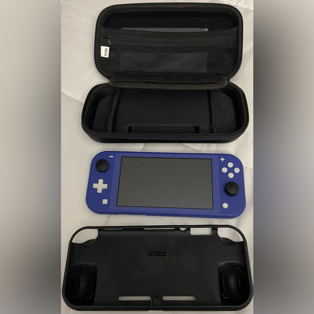 Gently Used Nintendo Switch Lite!